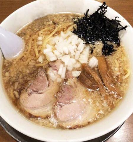帰省を自粛して県外で暮らす燕市出身の学生へのプレゼント第2弾は背脂ラーメン
