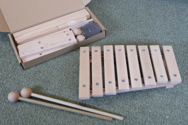 「木琴DIYキット」のキットと完成品