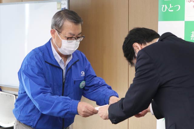 贈呈式で神田実行委員長