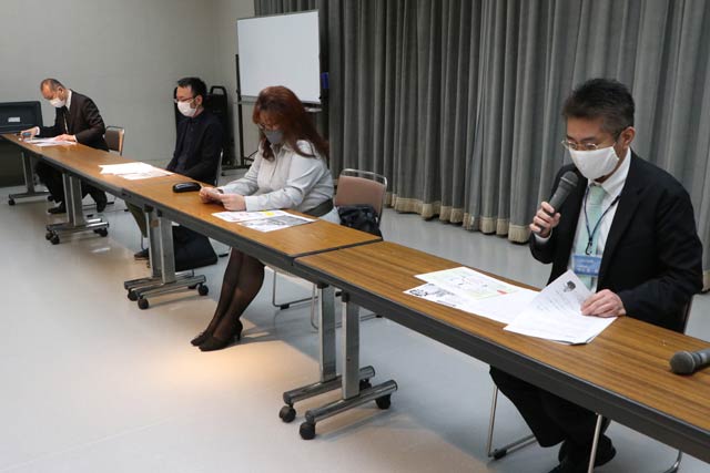 「長屋精神で持ちつ持たれつ臨時お仕事情報掲示板」などについての記者会見