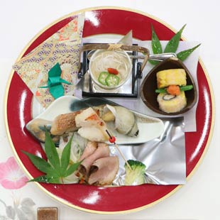 「錢心亭 おゝ乃」 田中真一さん・鯛煮こごり・キンキ塩麹ニ味焼き ・とうもろこし海老真丈揚げ ・バイ貝酒蒸し・鴨ソース煮