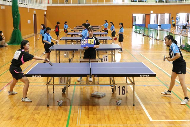 燕市と弥彦村の卓球の部活動交流会