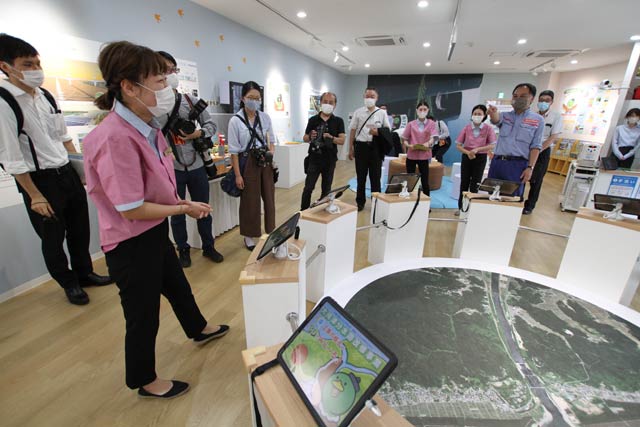 VRやARも駆使した館内