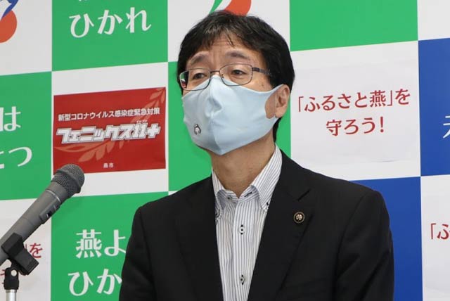 定例記者会見を行う鈴木市長
