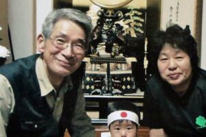 2019年5月の佐藤さん夫婦と孫