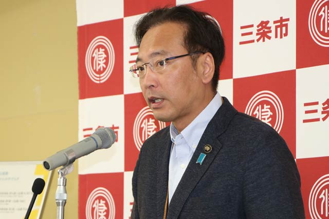 9月の定例記者会見の国定市長