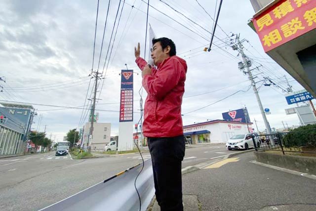 半年ぶりに辻立ちする名古屋氏（名古屋氏のFacebookページより）