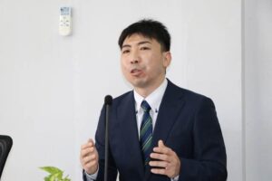 三条市議補選に立候補を表明した岡本氏