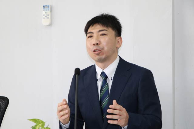 三条市議補選に立候補を表明した岡本氏