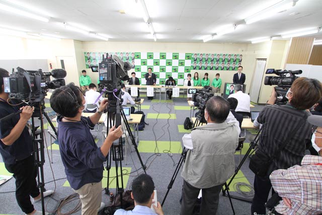 記者会見場