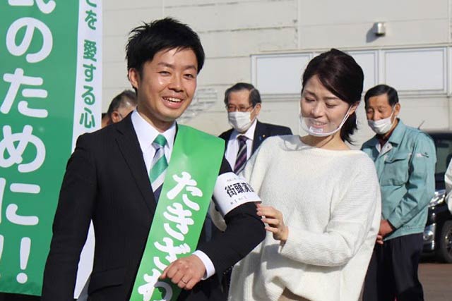 滝沢氏と妻の佳代さん