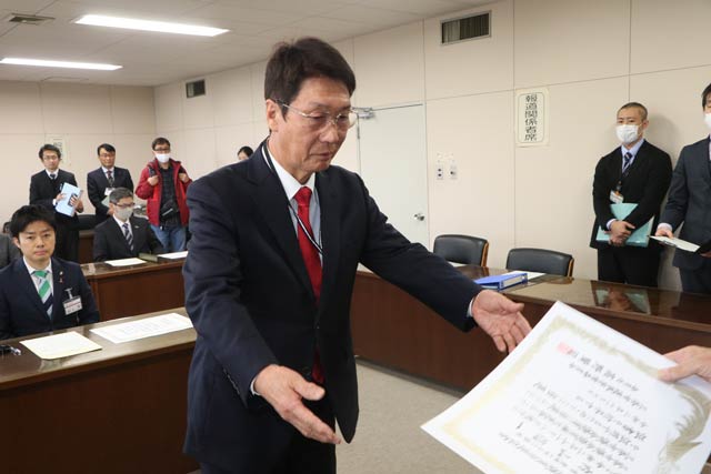 市議選当選の内山氏