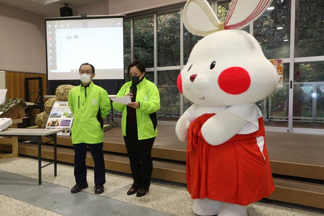「やひこ温泉 開運マルシェ」のオープニングセレモニー