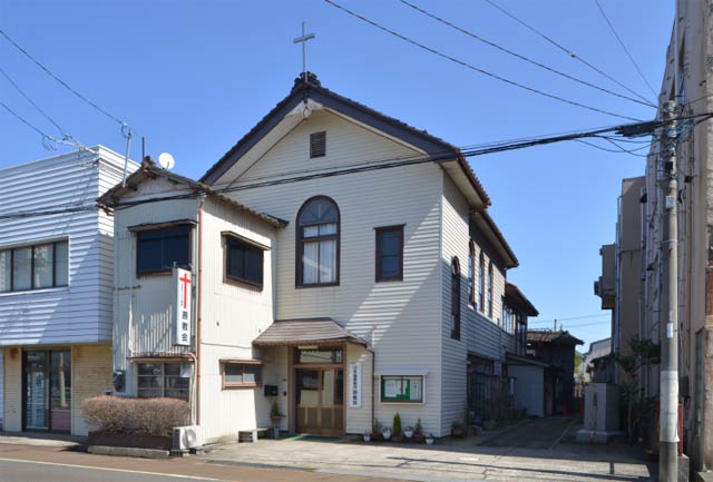 日本基督教団燕教会の正面外観