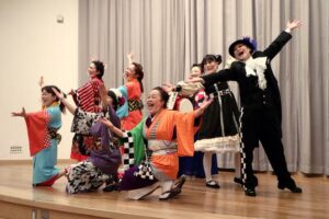 笑いと感動の「華やぎ ちんどん隊」大感謝祭