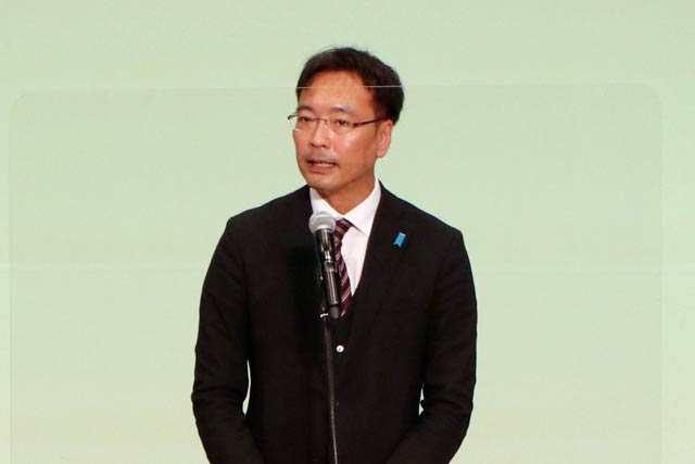 国定氏
