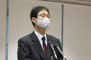 年末の訓示を行う鈴木燕市長