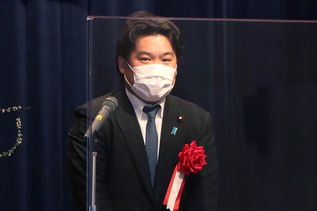 鷲尾衆院議員