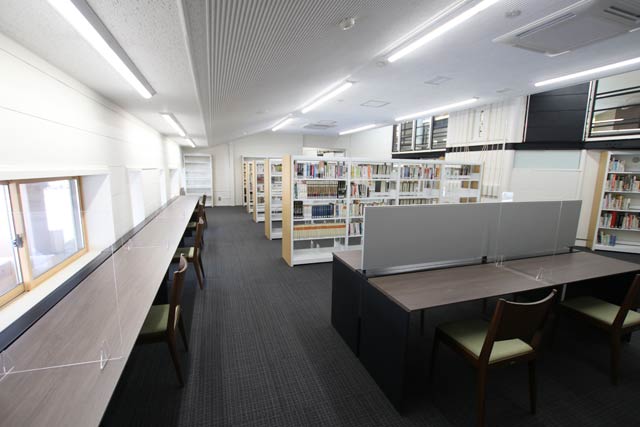 学習スペースを備える情報交換コーナー1