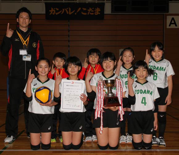 県大会優勝で会場で記念撮影