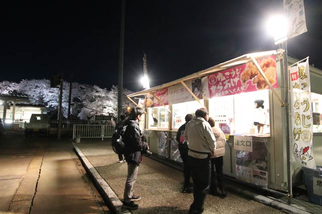 分水駅前に分水商工会青年部が開設したさくら茶屋