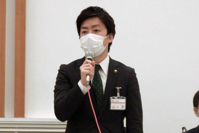 名誉会長の滝沢亮三条市長