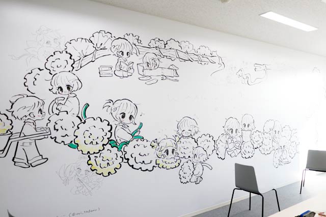 イラストを教える地域おこし協力隊の作品