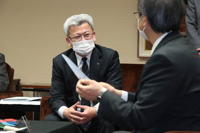 「TSBBQ アウトドア包丁」で審査委員特別賞を受けた藤次郎株式会社の藤田進代表取締役社長