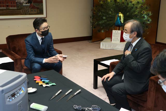 「irogami-piece of grater-ひとひらのおろし金」で準グランプリ・経済産業省製造産業局長賞を受けた株式会社ツボエの笠原伸司代表取締役
