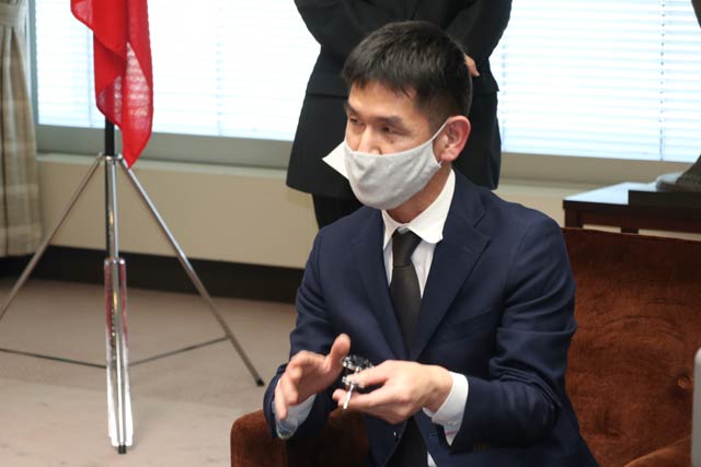 フィギュアスケート用ブレード「Tsubame Blade Stream」で準グランプリ・中小企業庁長官賞を受けた有限会社徳吉工業の徳吉淳代表取締役