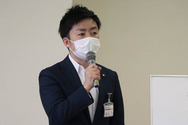 趣旨を説明して協力を求める滝沢市長