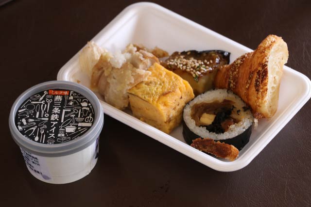 記者会見で用意した試食品
