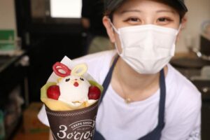 弥彦の「ミコぴょん」のクレープが地元で誕生