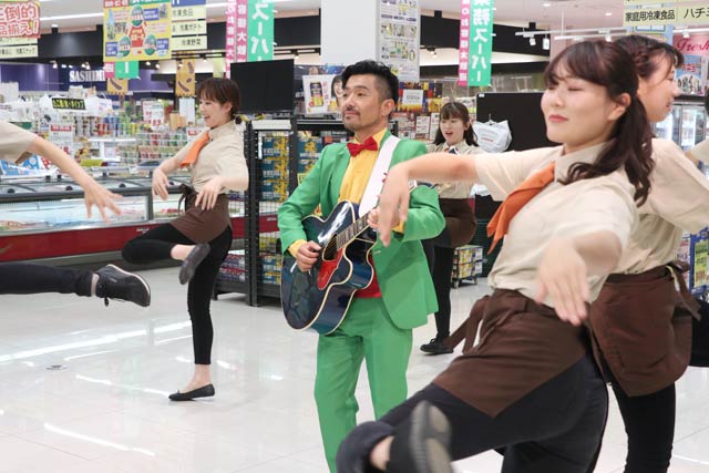 チャレンジャー新潟中央インター店で深夜のプロモーションビデオ撮影