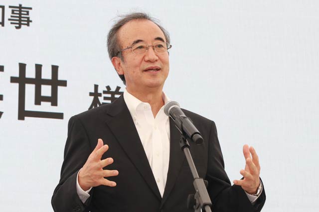 花角英世知事