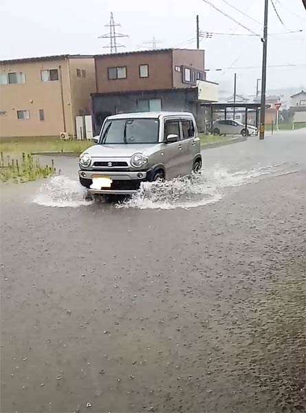 三条市曲渕の冠水