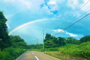 三条市下田地区の五輪峠にかかった虹