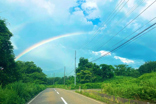 三条市下田地区の五輪峠にかかった虹