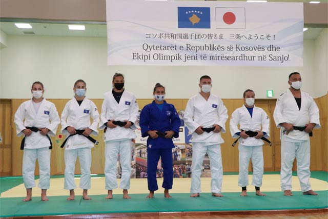 コソボ柔道選手団の歓迎セレモニー
