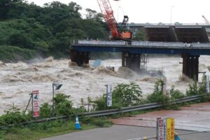 長野県の大雨で信濃川中流氾濫注意情報 大河津分水路は氾濫注意水位目前