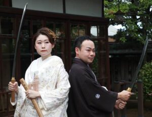 鎌倉や室町の名刀を手に刀剣女子が結婚式の前撮り