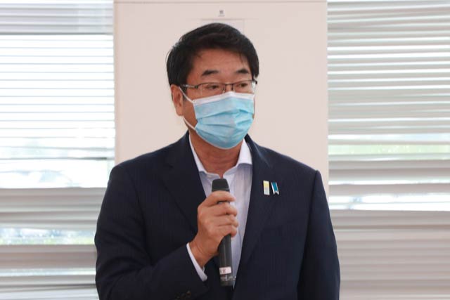 会長に就いた中原八一新潟市長