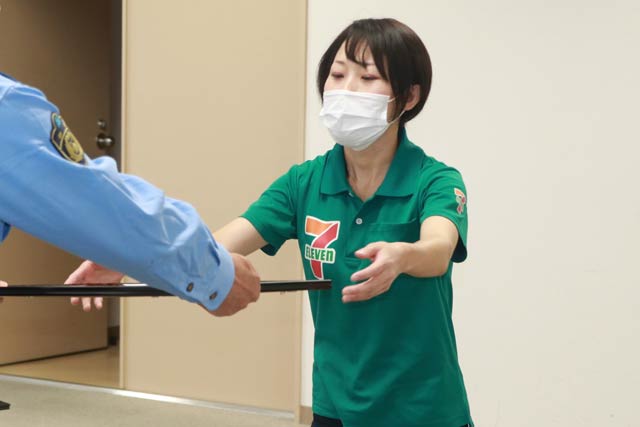 セブン-イレブン吉田大保町店の店員の堀あゆみさん
