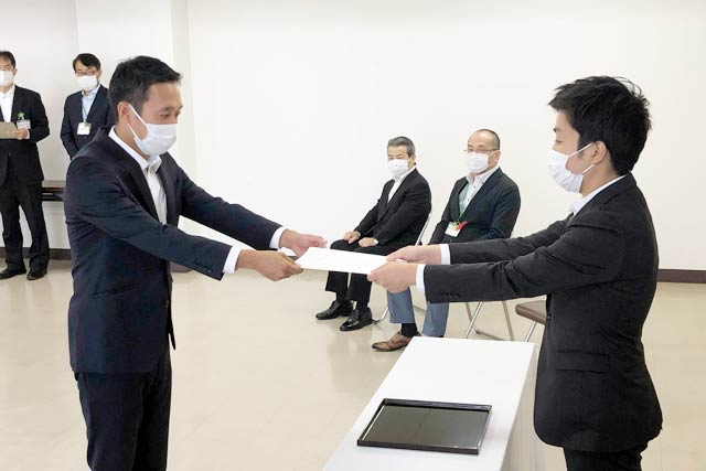 辞令交付