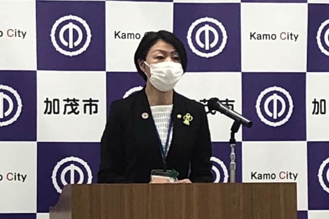 定例記者会見を行う藤田加茂市長