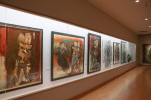 胎内市美術館で開かれている「アイヌ・ユーカラ　中野雅友展」