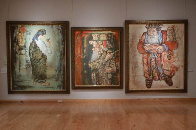 胎内市美術館で開かれている「アイヌ・ユーカラ　中野雅友展」