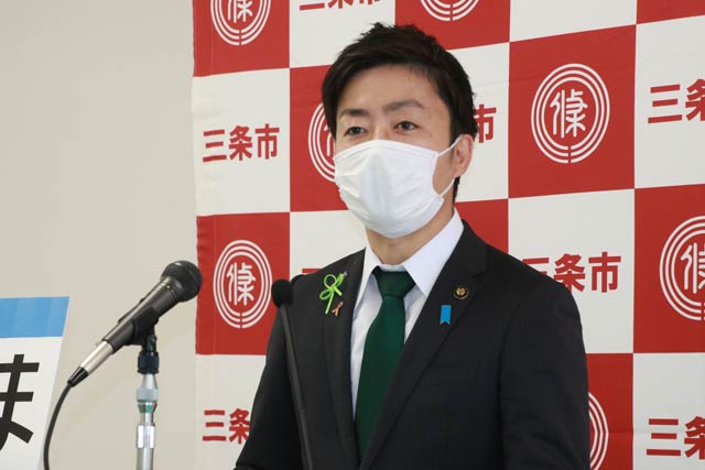 初登庁からちょうど1年の日に行われた滝沢市長の記者会見