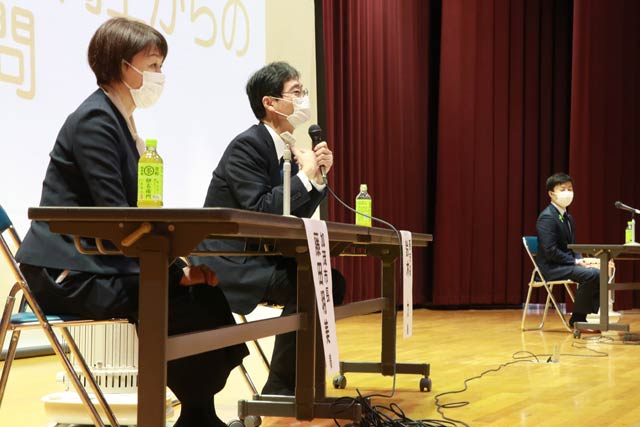左から藤田加茂市長、鈴木燕市長、滝沢三条市長