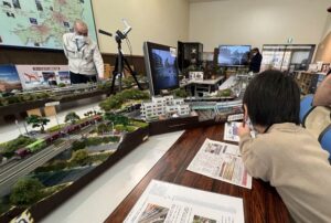 2日から営業のいわむろやで鉄道ジオラマ走行会